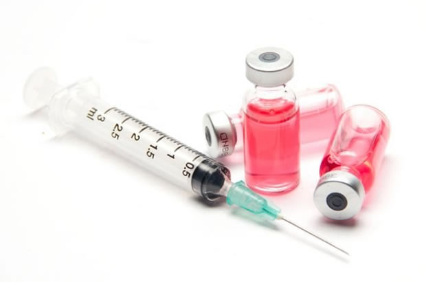 Read more about the article Szczepienia na COVID-19 w… aptekach! Czy farmaceuci są na to gotowi?